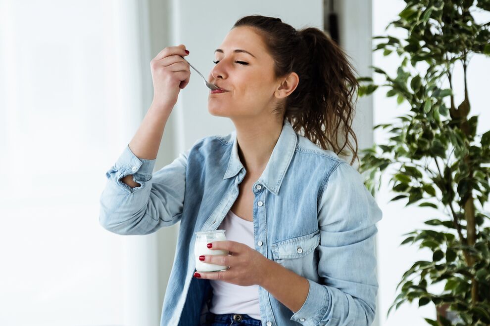 Regularne spożywanie jogurtu poprawia pracę jelit